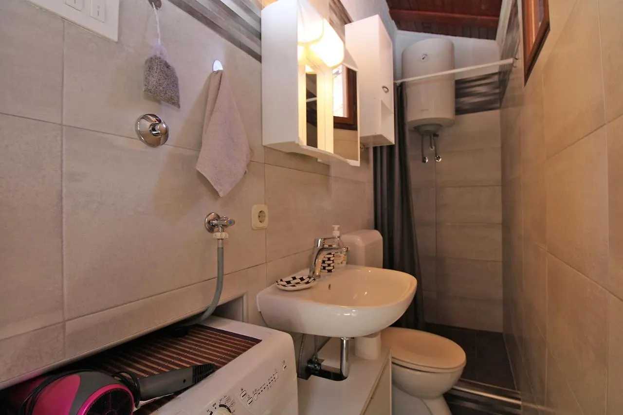 Apartment Luka 2192 Pula 0*,  Croatia